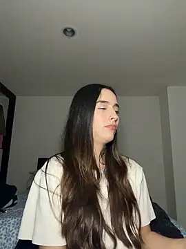 Snapshot of swrennn19 chatting on November 5, 2025, 12:36 am swrennn19 online show from November 5, 2025, 12:36 am