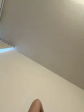 swrennn19 online show from March 18, 2026, 10:32 pm