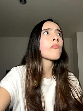 Snapshot of swrennn19 chatting on October 3, 2025, 6:42 pm swrennn19 online show from October 3, 2025, 6:42 pm