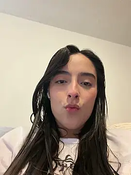 swrennn19 online show from April 11, 2026, 8:23 pm