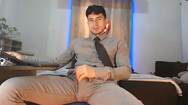 Snapshot of Andrew_4_ chatting on October 8, 2025, 3:41 am Andrew 4 online show from October 8, 2025, 3:41 am