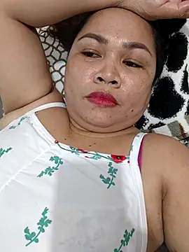 Snapshot of XXLorie_02 chatting on February 25, 2026, 12:49 pm XXLorie 02 online show from February 25, 2026, 12:49 pm