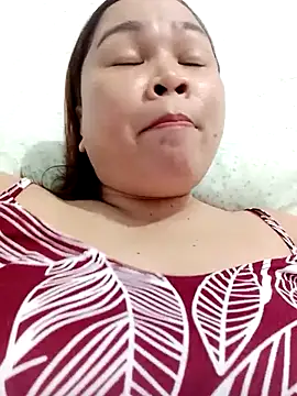 Snapshot of XXLorie_02 chatting on February 4, 2026, 2:12 pm XXLorie 02 online show from February 4, 2026, 2:12 pm