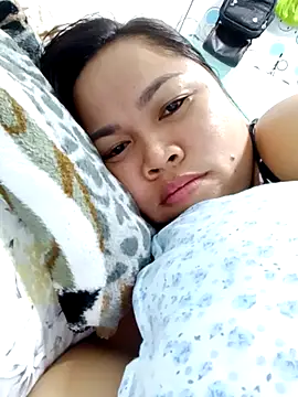 XXLorie 02 online show from February 24, 2025, 9:30 pm
