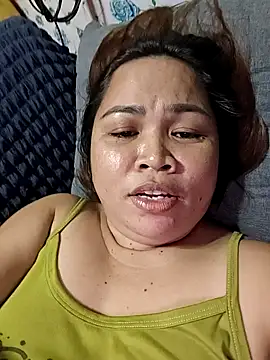 Snapshot of XXLorie_02 chatting on February 11, 2026, 12:27 pm XXLorie 02 online show from February 11, 2026, 12:27 pm