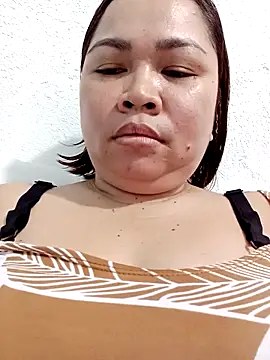 XXLorie 02 online show from November 5, 2025, 1:31 am