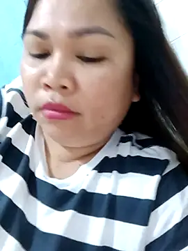 XXLorie 02 online show from March 4, 2025, 4:06 am
