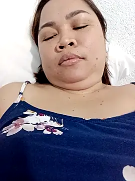 Snapshot of XXLorie_02 chatting on October 12, 2025, 12:28 pm XXLorie 02 online show from October 12, 2025, 12:28 pm