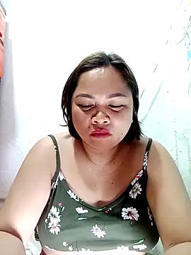 Snapshot of XXLorie_02 chatting on September 23, 2025, 1:18 pm XXLorie 02 online show from September 23, 2025, 1:18 pm