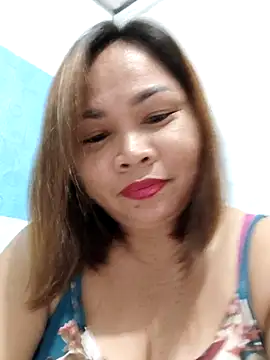 Snapshot of XXLorie_02 chatting on February 3, 2026, 6:33 am XXLorie 02 online show from February 3, 2026, 6:33 am