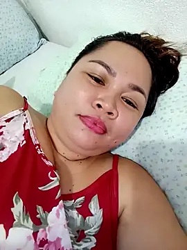 Snapshot of XXLorie_02 chatting on February 19, 2026, 2:30 am XXLorie 02 online show from February 19, 2026, 2:30 am