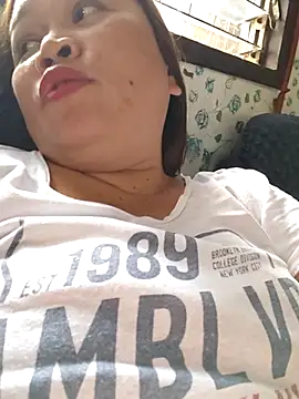 Snapshot of XXLorie_02 chatting on October 6, 2025, 3:40 am XXLorie 02 online show from October 6, 2025, 3:40 am