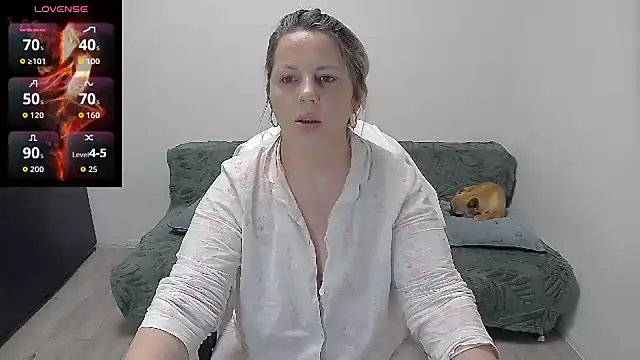erikaerika online show from May 17, 2026, 9:09 am