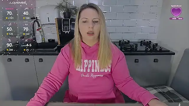 erikaerika online show from March 13, 2026, 8:41 am