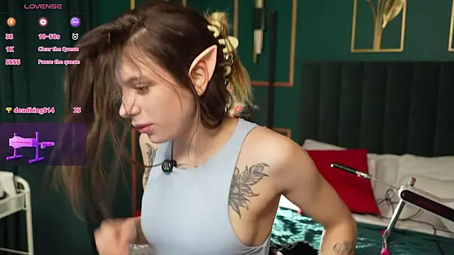 Eille Elfie online show from January 6, 2026, 5:44 am