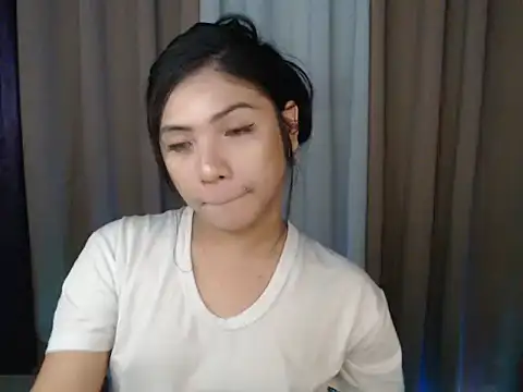 Kisses-For-You online show from January 18, 2026, 5:11 am