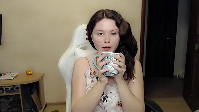 Snapshot of BettyGinger chatting on October 28, 2025, 9:14 pm BettyGinger online show from October 28, 2025, 9:14 pm