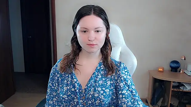 Snapshot of BettyGinger chatting on October 8, 2025, 8:09 pm BettyGinger online show from October 8, 2025, 8:09 pm