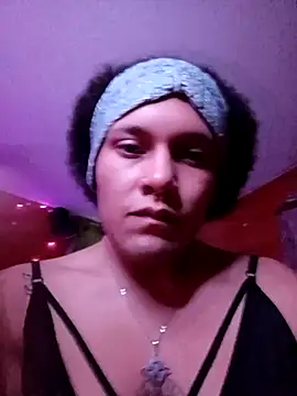 Snapshot of LUNAdeMARTE chatting on November 18, 2025, 12:37 am LUNAdeMARTE online show from November 18, 2025, 12:37 am