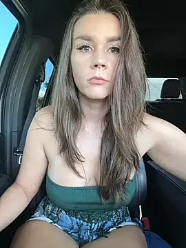 Snapshot of MaggyMayI chatting on October 14, 2025, 4:18 pm MaggyMayI online show from October 14, 2025, 4:18 pm