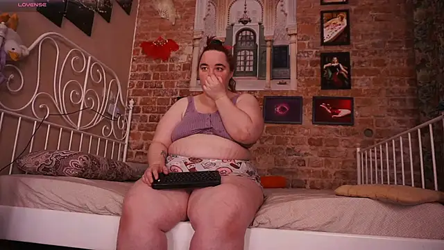 Evelively online show from March 28, 2026, 2:56 am