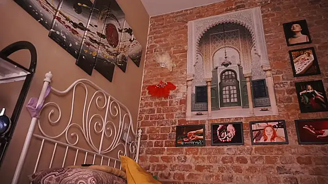 Evelively online show from April 16, 2026, 2:23 am