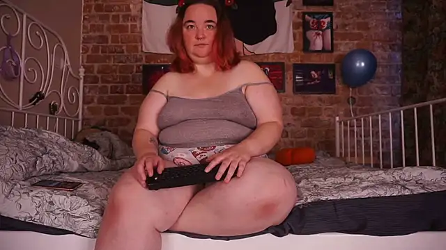 Snapshot of Evelively chatting on September 26, 2025, 4:41 am Evelively online show from September 26, 2025, 4:41 am