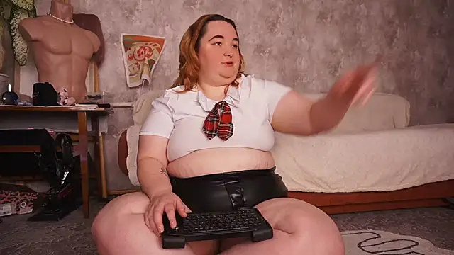 Snapshot of Evelively chatting on March 22, 2025, 5:31 pm Evelively online show from March 22, 2025, 5:31 pm