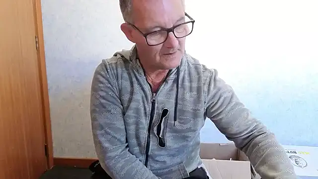 Snapshot of bigballnz chatting on October 23, 2025, 7:34 pm bigballnz online show from October 23, 2025, 7:34 pm