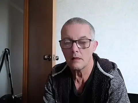 Snapshot of bigballnz chatting on October 2, 2025, 7:28 pm bigballnz online show from October 2, 2025, 7:28 pm