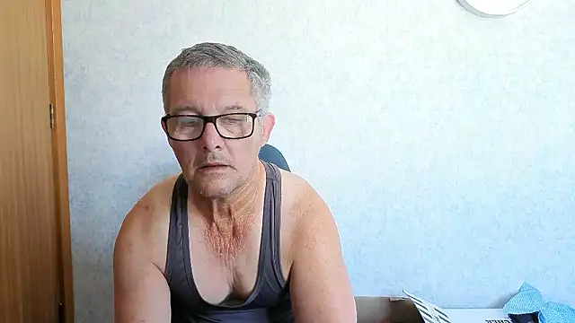 Snapshot of bigballnz chatting on November 1, 2025, 7:52 pm bigballnz online show from November 1, 2025, 7:52 pm