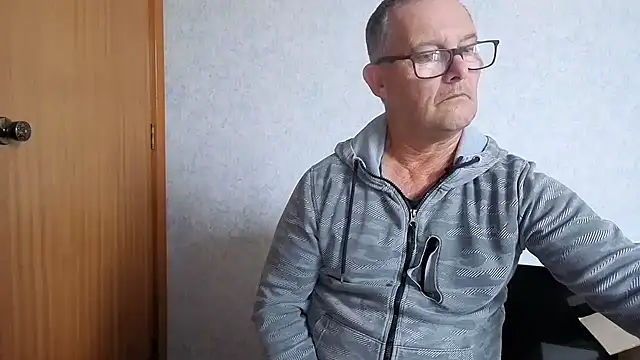 Snapshot of bigballnz chatting on October 5, 2025, 12:45 am bigballnz online show from October 5, 2025, 12:45 am