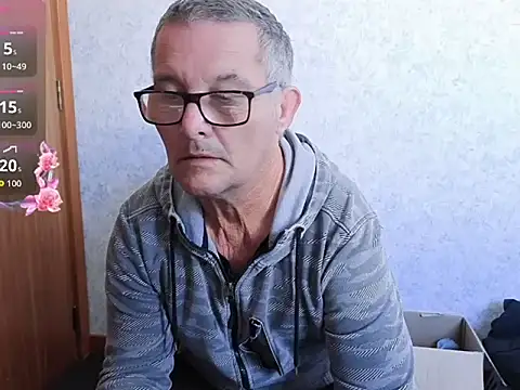 Snapshot of bigballnz chatting on October 17, 2025, 8:21 pm bigballnz online show from October 17, 2025, 8:21 pm