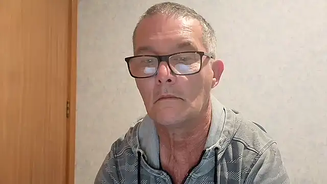 Snapshot of bigballnz chatting on October 1, 2025, 7:35 am bigballnz online show from October 1, 2025, 7:35 am