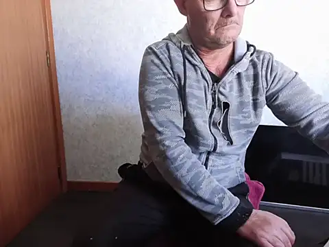 Snapshot of bigballnz chatting on September 20, 2025, 11:43 pm bigballnz online show from September 20, 2025, 11:43 pm