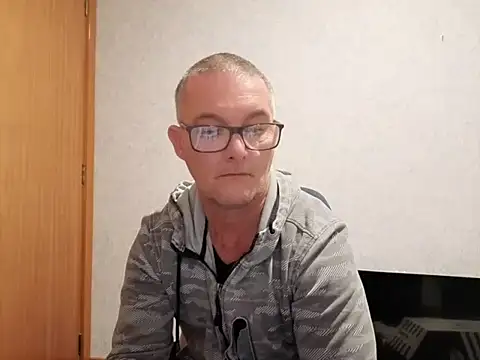 Snapshot of bigballnz chatting on September 24, 2025, 8:32 am bigballnz online show from September 24, 2025, 8:32 am