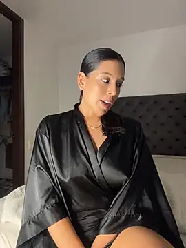 kamivolkano online show from April 18, 2026, 3:53 am