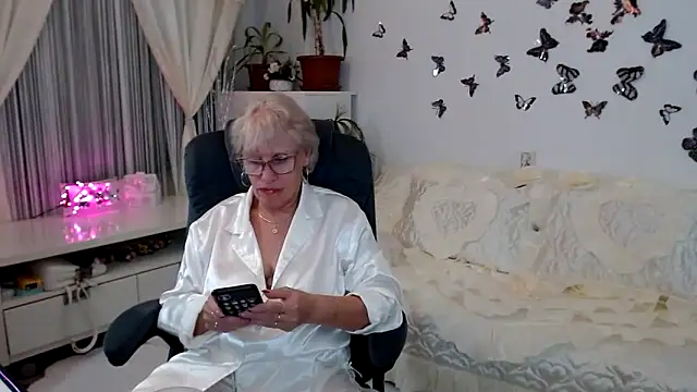 Snapshot of Ghertrude52 chatting on September 18, 2025, 3:09 am Ghertrude52 online show from September 18, 2025, 3:09 am