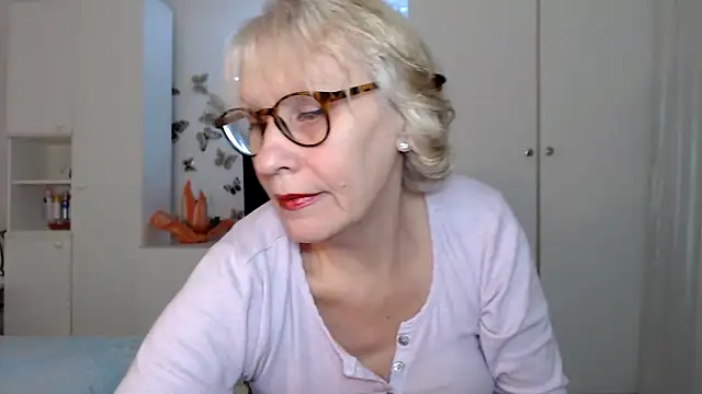 Ghertrude52 online show from February 11, 2025, 4:44 am