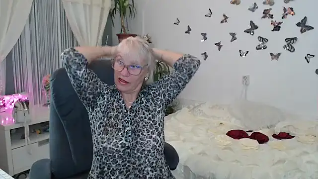 Snapshot of Ghertrude52 chatting on October 1, 2025, 3:11 am Ghertrude52 online show from October 1, 2025, 3:11 am