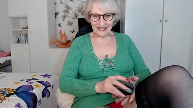 Ghertrude52 online show from March 3, 2025, 7:13 am