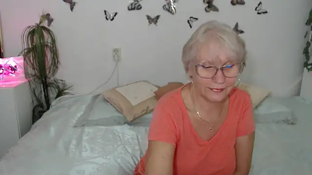Snapshot of Ghertrude52 chatting on September 17, 2025, 3:08 am Ghertrude52 online show from September 17, 2025, 3:08 am
