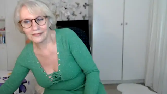 Ghertrude52 online show from March 3, 2025, 10:17 am