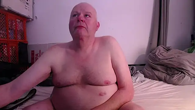 Snapshot of Vandrino chatting on October 13, 2025, 8:43 pm Vandrino online show from October 13, 2025, 8:43 pm