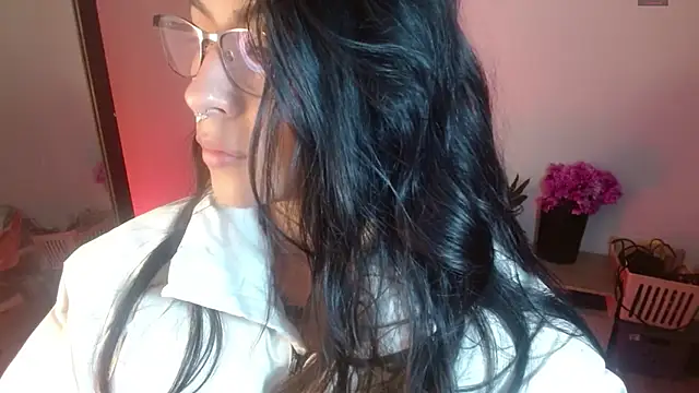 Snapshot of karlavittar chatting on October 14, 2025, 2:17 pm karlavittar online show from October 14, 2025, 2:17 pm