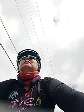 Snapshot of emma_tour chatting on October 1, 2025, 2:21 pm emma tour online show from October 1, 2025, 2:21 pm