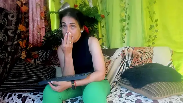 girasol walton online show from June 4, 2026, 4:00 pm
