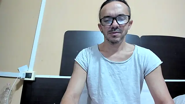 Snapshot of nb686 chatting on September 21, 2025, 1:22 am nb686 online show from September 21, 2025, 1:22 am