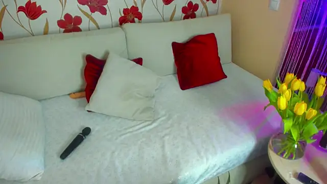 Snapshot of JennAlison chatting on March 9, 2025, 1:37 pm JennAlison online show from March 9, 2025, 1:37 pm