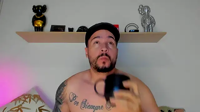 Snapshot of camilo_restrepo21 chatting on October 5, 2025, 1:29 am camilo restrepo21 online show from October 5, 2025, 1:29 am